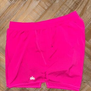 ALO Yoga Women's Pink Shorts